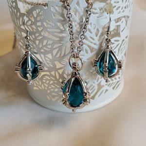 Fifth Avenue Collection necklace and earrings set